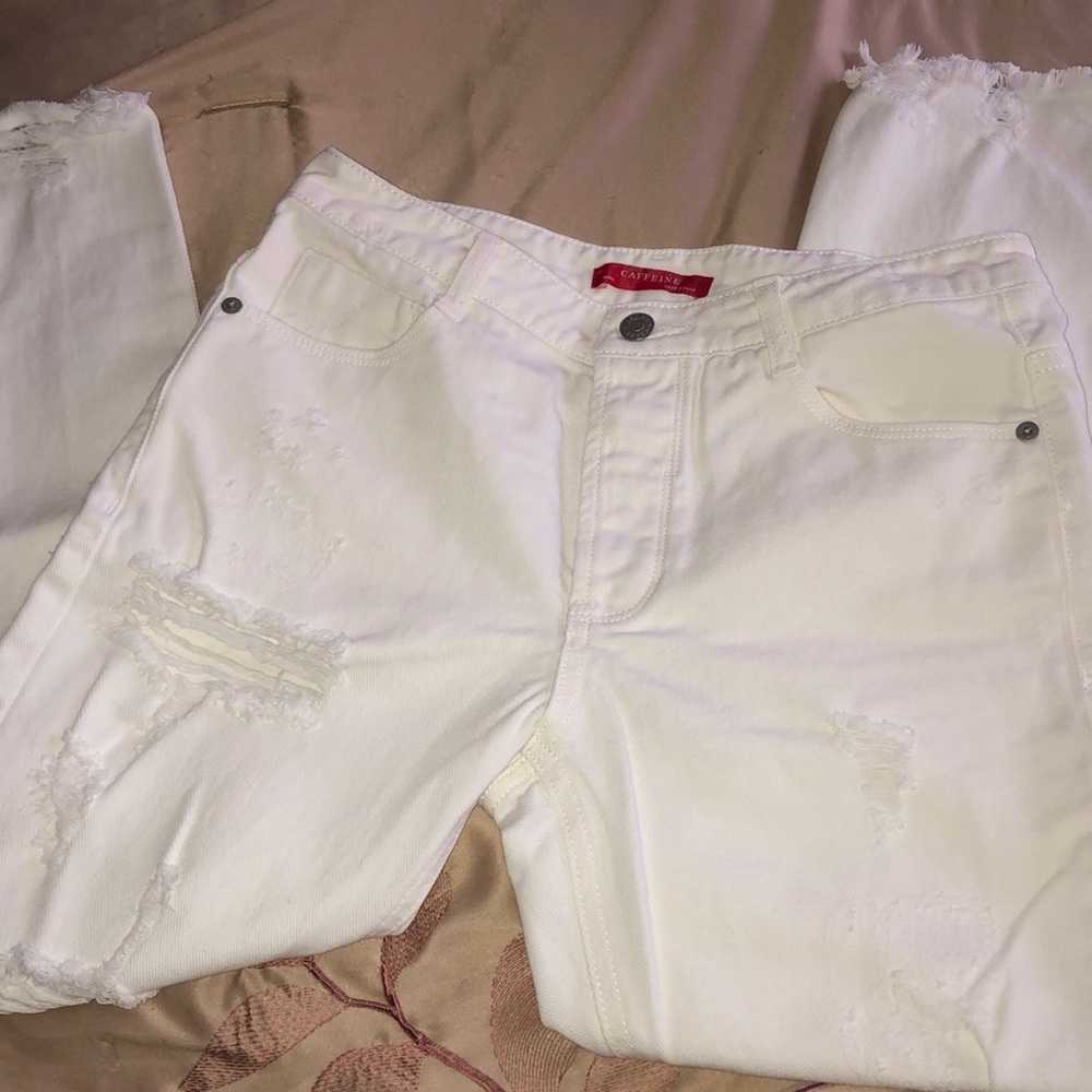 White distressed jeans
